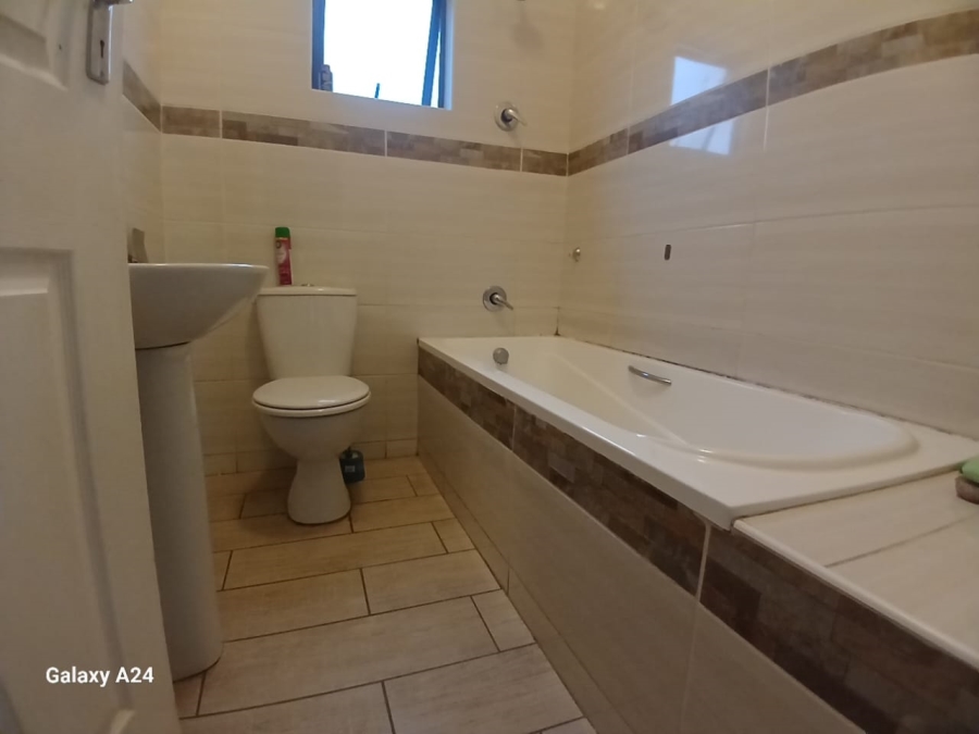3 Bedroom Property for Sale in Graceland Eastern Cape